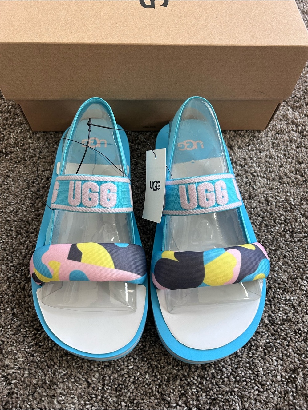 NWT UGG Kids Aqua Slide Sandals with Pink Logo and Multi-Color Strap Size 4